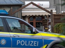 Weiden in der Oberpfalz: Tödliches Ecstasy in Champagnerflasche: Tatverdächtiger festgenommen