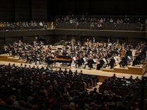 Massive Verspätung: Stunden zu spät und Konzertbeginn gerissen: Münchner Philharmoniker kritisieren Bahn