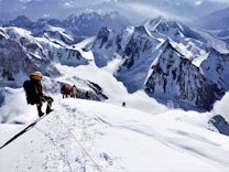 Tödlicher Unfall am K2: Abgestürzt und zum Sterben allein gelassen