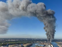 Ruhrgebiet: Großbrand im Duisburger Hafen