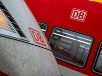 Bahn: Manipulierte Steckdosen im Zug – Frau erleidet Stromschlag
