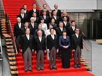 Regierungsumbildung in Tokio: Japans Rechte behalten ihre Macht