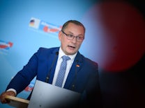 Ingolstadt: AfD-Chef Chrupalla in Klinik – Staatsanwaltschaft gibt Stand der Ermittlungen bekannt