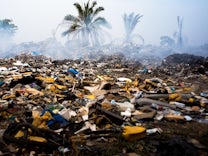 Interview mit Abfall-Historiker: „Wir sind ständig Komplizen der großen Müllmaschinerie“