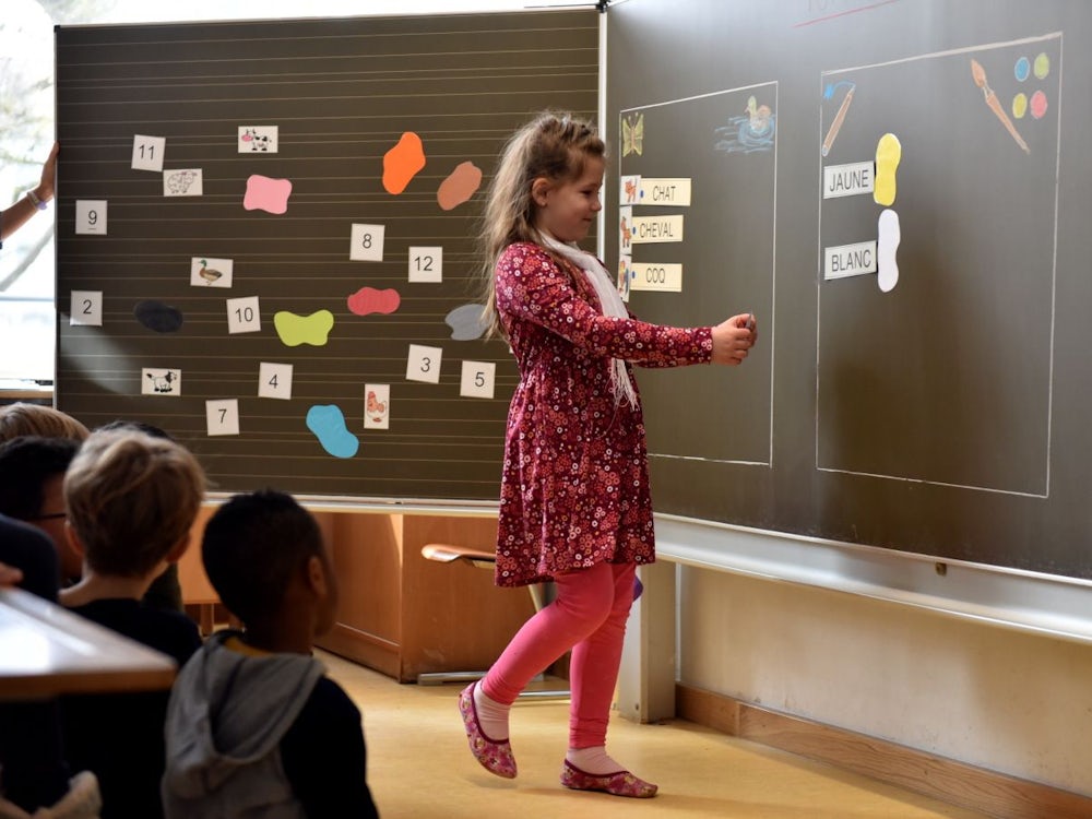 Fremdsprachen: Wann sollten Kinder mit dem Englisch-Unterricht beginnen?