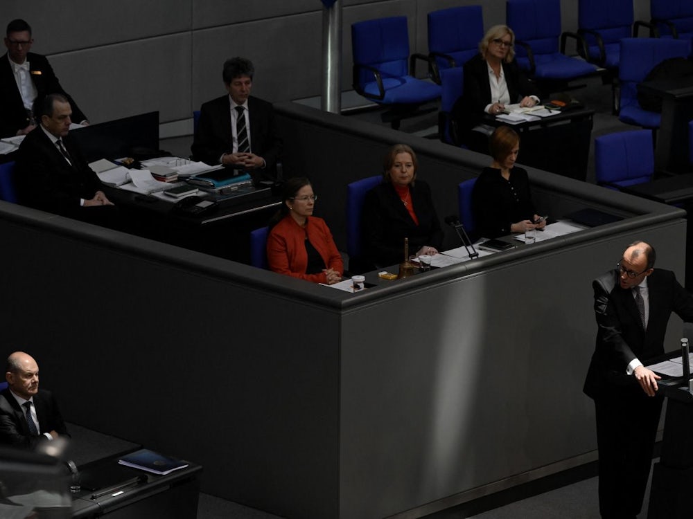 Bundestag: Scholz und Merz treffen sich zum Schlagabtausch