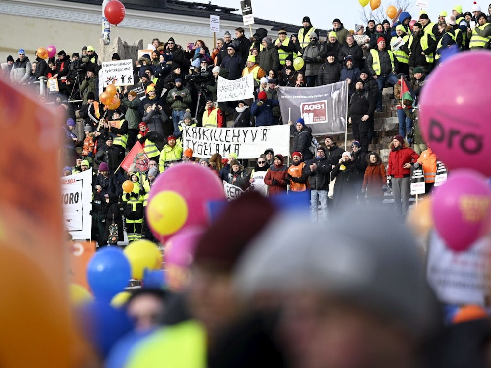 Reformpläne: Großstreik legt Finnland lahm