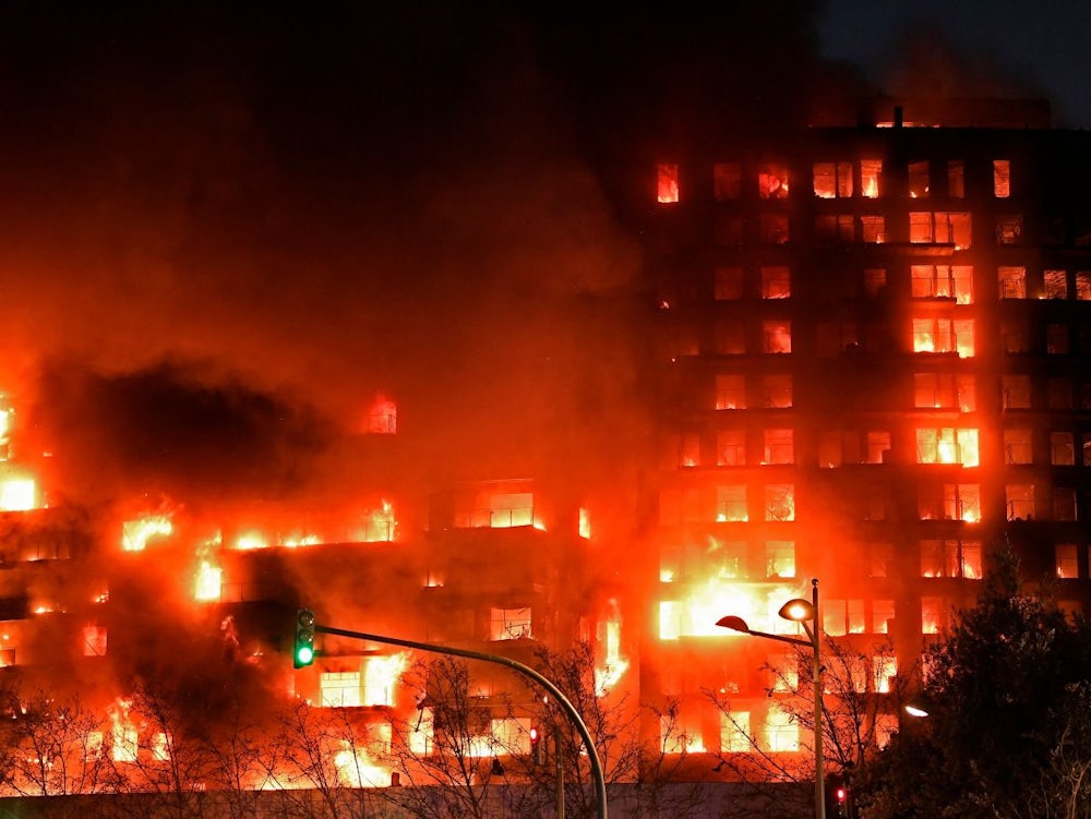 Spanien: Mindestens vier Tote nach Brand von Hochhaus in Valencia