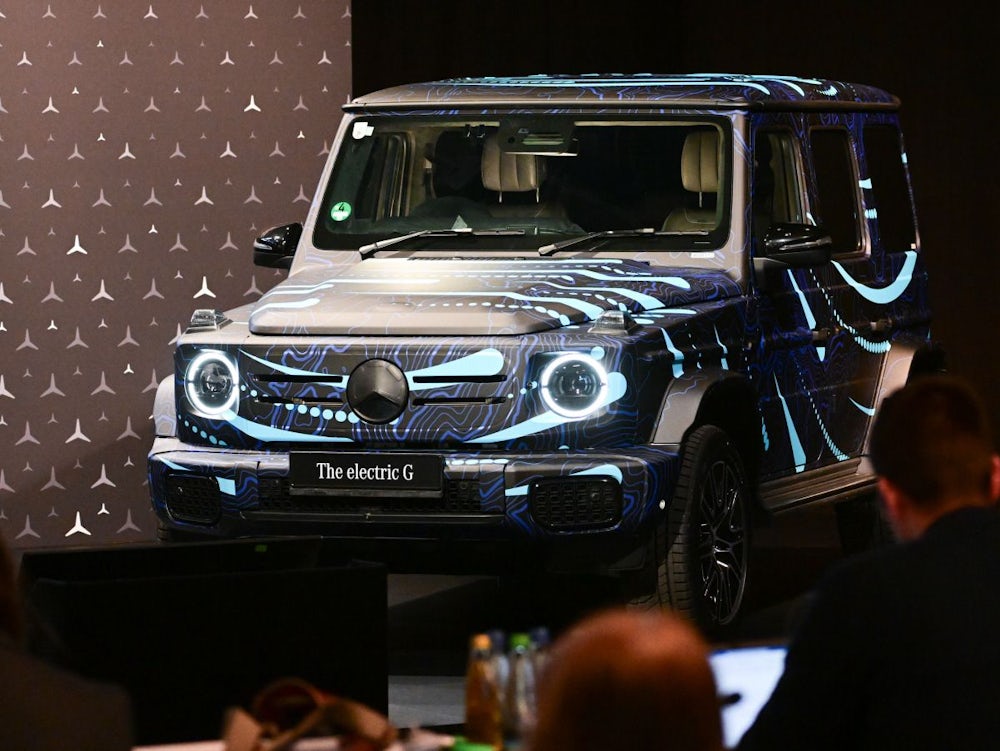 Autoindustrie: Mercedes-Kunden fahren lieber Verbrenner