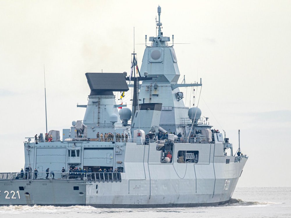 Krieg in Nahost: Fregatte “Hessen” wehrt ersten Huthi-Angriff im Roten Meer ab