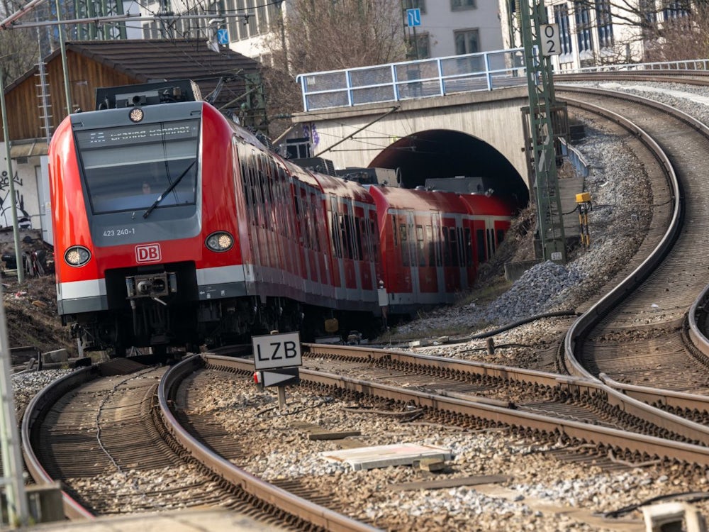 Verkehr in München: Weiche kaputt: Massive Ausfälle auf der S-Bahn-Stammstrecke
