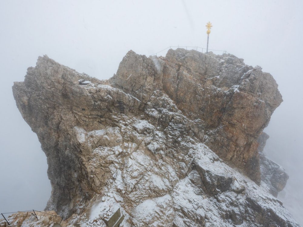 Garmisch-Partenkirchen: Mit Sneakern und Jogginghose: Zwei Bergsteiger an Zugspitze gerettet