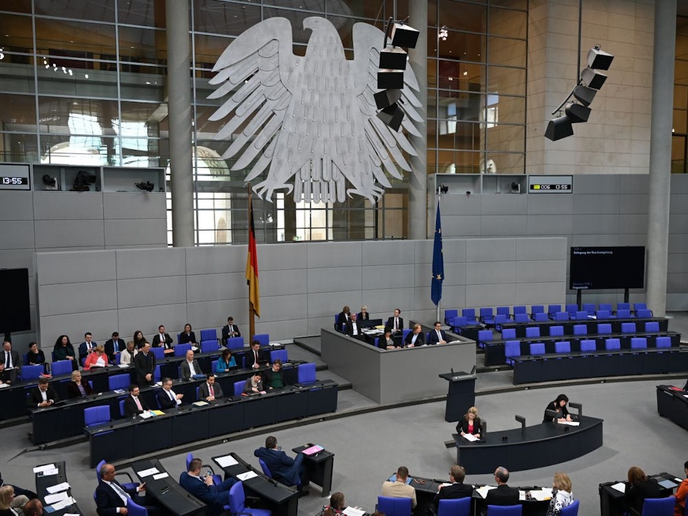 Spionageverdacht: Bundestag beschäftigt sich mit Vorwürfen gegen die AfD