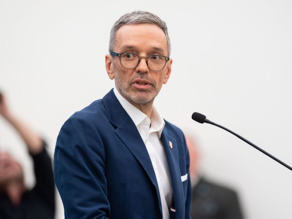 Österreich: FPÖ-Chef Kickl wegen mutmaßlicher Untreue unter Verdacht...