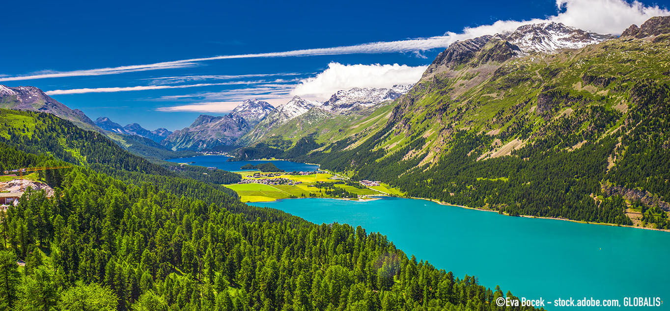 Zwischen Alpengipfeln und mediterranen Seen: Mit Panoramazügen durch die Schweiz