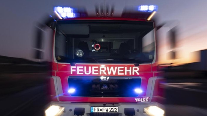 Brande Anklam Polizei Umgekippte Kerze Setzt Wohnung In Brand Panorama Sz De