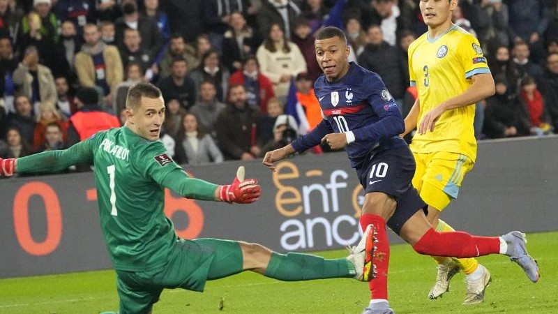Voetbal – Frankrijk en België plaatsen zich voor het WK – Oranje patzt – Sport