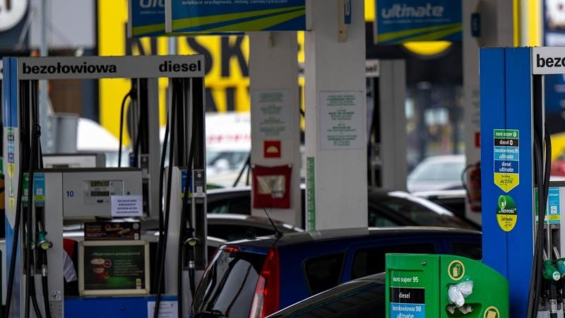 Transport – Berlin – Polska obniża podatek paliwowy: strach przed śmiercią na stacjach paliw – gospodarka