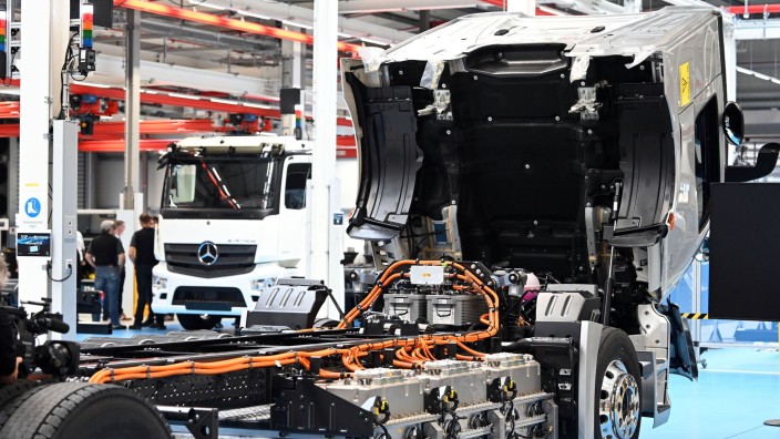 Auto - Leinfelden-Echterdingen: Im Mercedes-Benz Lkw Werk Wörth der Daimler Truck AG steht ein eActros. Foto: Uli Deck/dpa/Archivbild