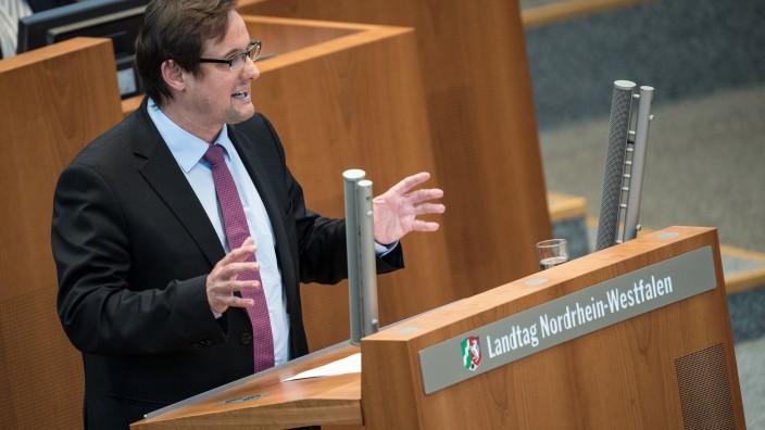 Landtag - Düsseldorf: Thorsten Schick (CDU) spricht im Landtag. Foto: Federico Gambarini/dpa