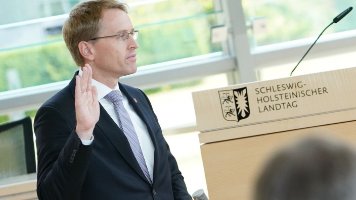 Landtag - Kiel: Schleswig-Holsteins Ministerpräsident Daniel Günther wird im Landtag vereidigt. Foto: Marcus Brandt/dpa