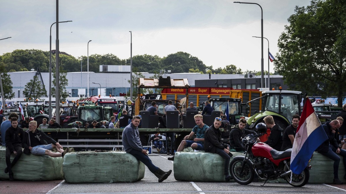 Landbouw – Nederland: boerenprotesten treffen winkels en havens – Economie
