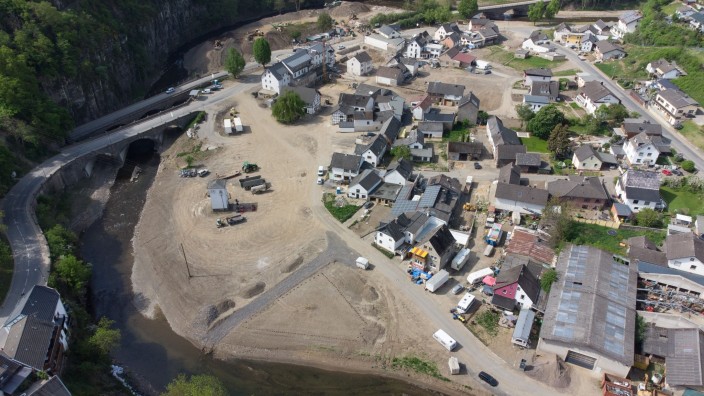 Unwetter - Nürburg: Das Dorf Schuld in Rheinland-Pfalz fast ein Jahr nach der Ahr-Flutkatastrophe. Foto: Boris Roessler/dpa/Archivbild