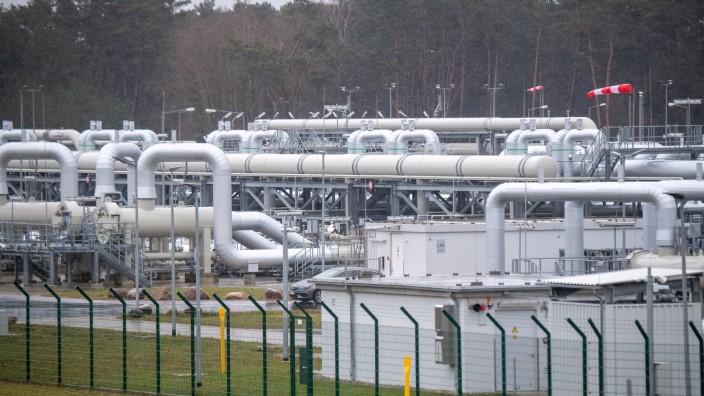Gas - Schwerin: Blick auf Rohrsysteme in der Gasempfangsstation der Ostseepipeline Nord Stream 2. Foto: Stefan Sauer/dpa/Archivbild