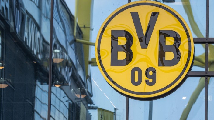Fußball - Altach: Das Vereinlogo von Borussia Dortmund. Foto: Bernd Thissen/dpa/Symbolbild