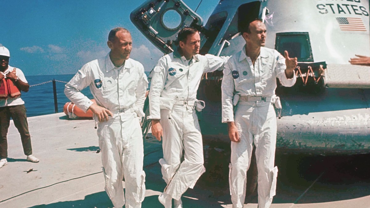 Wetenschap – Apollo 11-jas van voormalig astronaut Aldrin verkocht op een veiling – Wikipedia