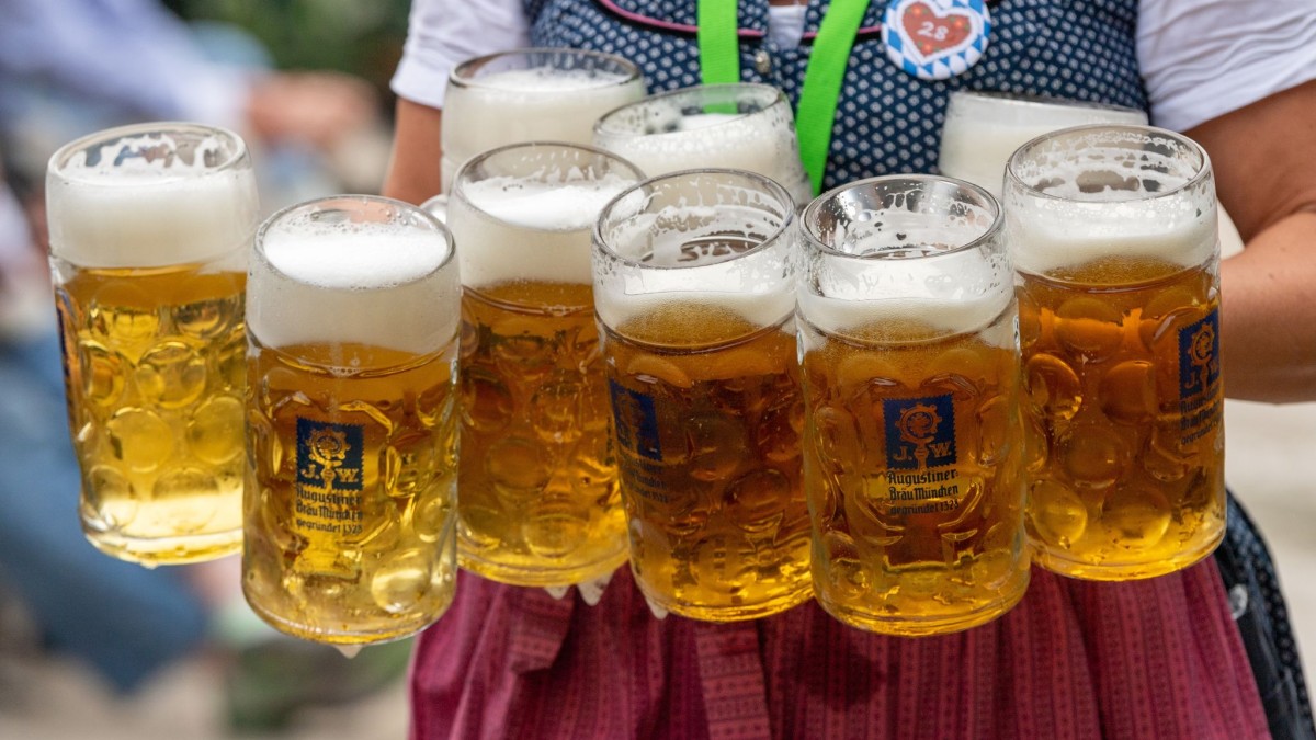 Hochbetrieb in Biergärten anders als vor Pandemie