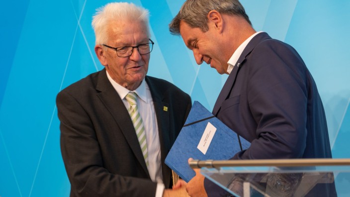 Energy - Neu-Ulm: Winfried Kretschmann (Bündnis90/Die Grünen, l), Prime Minister of Baden-Württemberg, and Markus Söder (CSU). Photo: Stefan Puchner/dpa