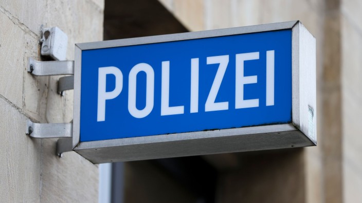 Crime - Bremen: An LED light box hangs on a police station. Photo: Jan Woitas/dpa-Zentralbild/dpa/Symbolbild