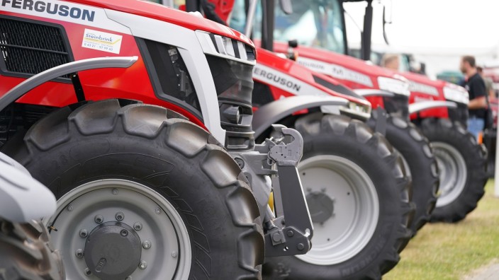 Agricultural - Rendsburg: Tractors are on the fairgrounds of the agricultural and consumer fair Norla. Photo: Marcus Brandt/dpa