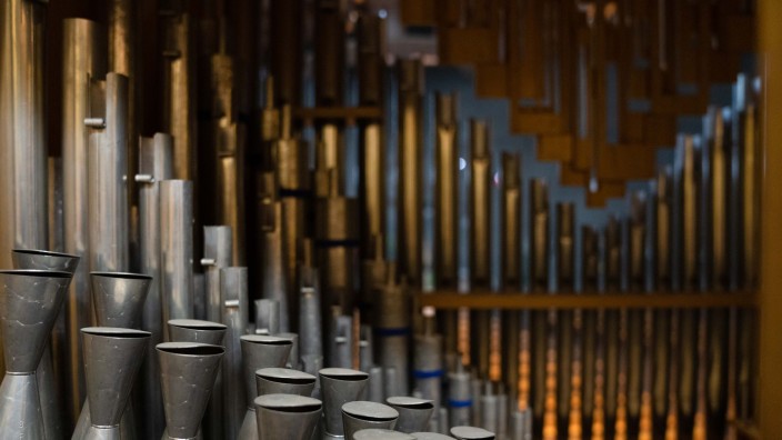 Kirche - Bergrheinfeld: Blick in eine Orgel. Foto: Nicolas Armer/dpa/Archivbild