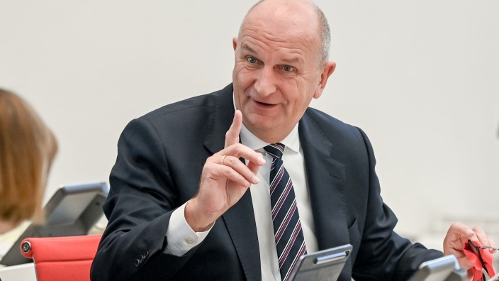 Regierung - Cottbus: Ministerpräsident Dietmar Woidke (SPD). Foto: Jens Kalaene/dpa/Archivbild