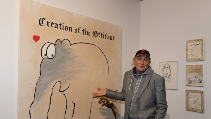 Sprache - Hamburg: Komiker Otto Waalkes vor einem Ottifanten-Gemälde. Foto: picture alliance / Patrick Seeger/dpa/Archivbild