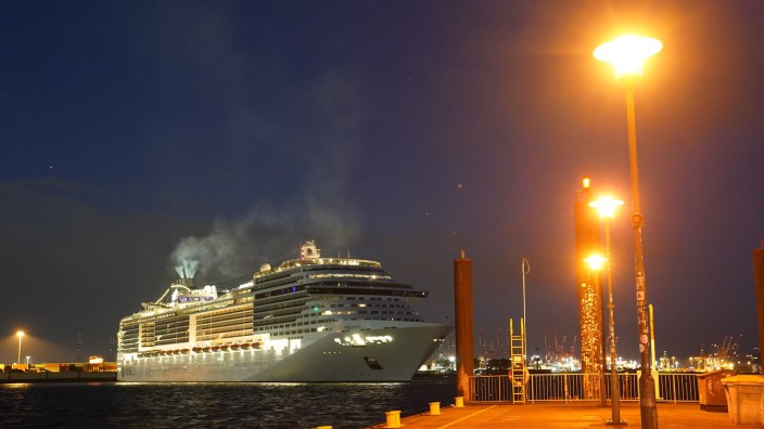 Schifffahrt - Hamburg: Das Kreuzfahrtschiff „MSC Preziosa“ läuft im Hamburger Hafen ein. Foto: Marcus Brandt/dpa/Symbolbild