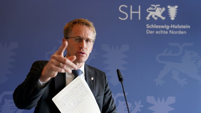 Soziales - Kiel: Schleswig-Holsteins Ministerpräsident Daniel Günther spricht während einer Pressekonferenz. Foto: Marcus Brandt/dpa/Archivbild