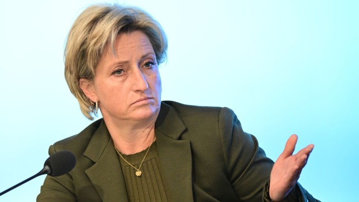 Energie - Stuttgart: Nicole Hoffmeister-Kraut (CDU) spricht. Foto: Bernd Weißbrod/dpa/Archivbild