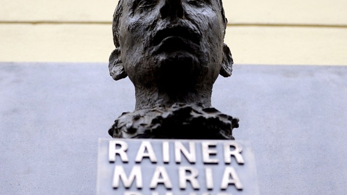 Literatur - Marbach am Neckar: Büste von Rainer Maria Rilke in Prag. Foto: Filip Singer/EPA/dpa/Archivbild