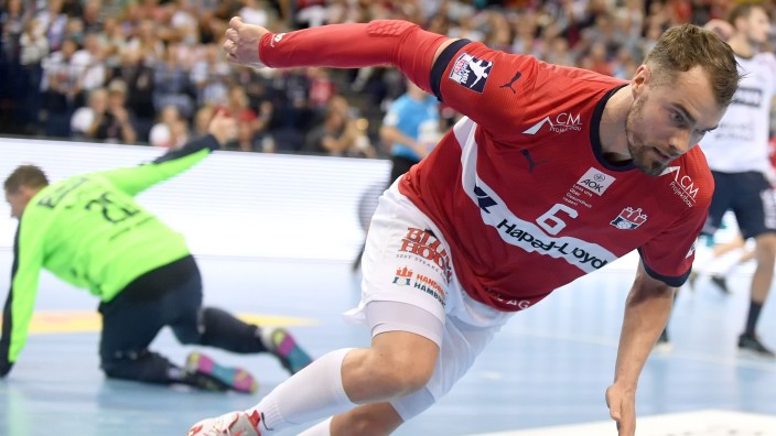 Handball - Göppingen: Casper Mortensen in Aktion. Foto: Michael Schwartz/dpa/Archivbild