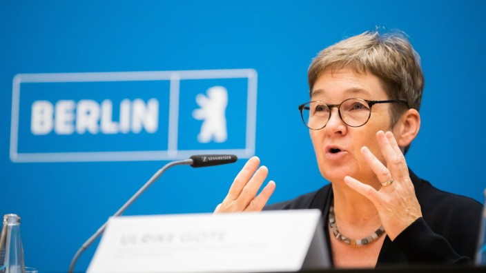 Gesundheit - Berlin: Ulrike Gote (Bündnis 90/Die Grünen), Berliner Senatorin für Gesundheit und Wissenschaft, spricht. Foto: Christoph Soeder/dpa