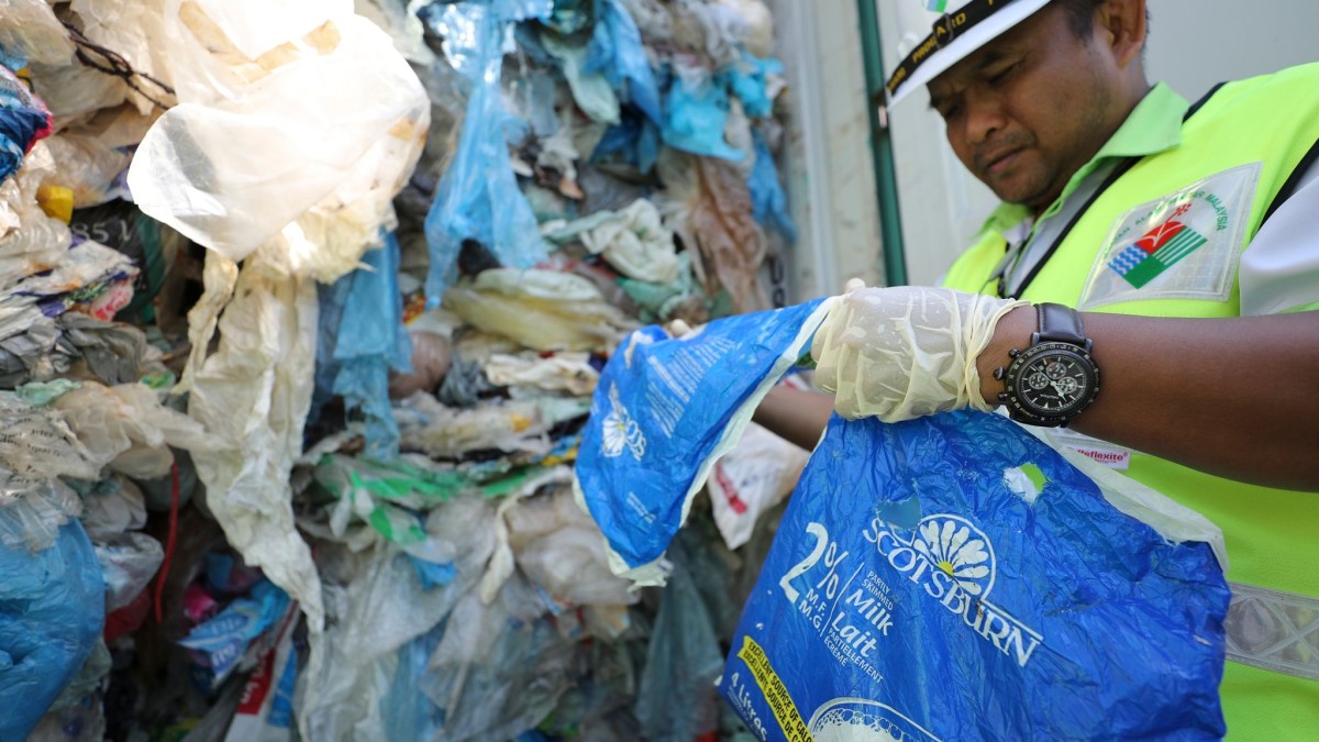 Sampah – Ekspor sampah plastik ke Asia meningkat – Ekonomi