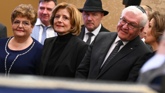 Bundespräsident - Mainz: Bundespräsident Frank-Walter Steinmeier und Malu Dreyer (SPD), Ministerpräsidentin in Rheinland-Pfalz. Foto: Arne Dedert/dpa