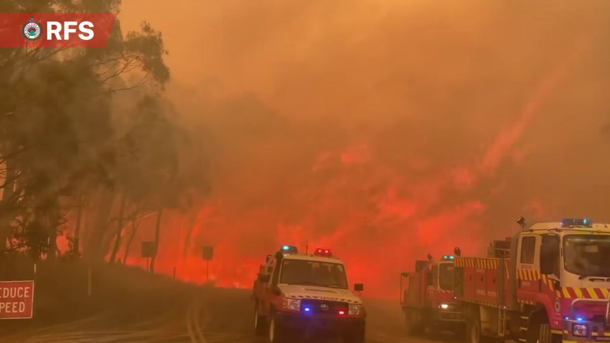 Fire – Wildfires out of control in Australia – Panorama
