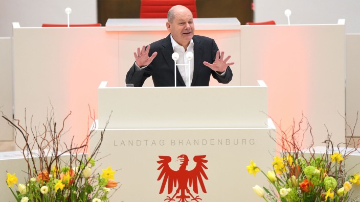 Krieg - Potsdam: Bundeskanzler Olaf Scholz spricht im Brandenburger Landtag. Foto: Soeren Stache/dpa