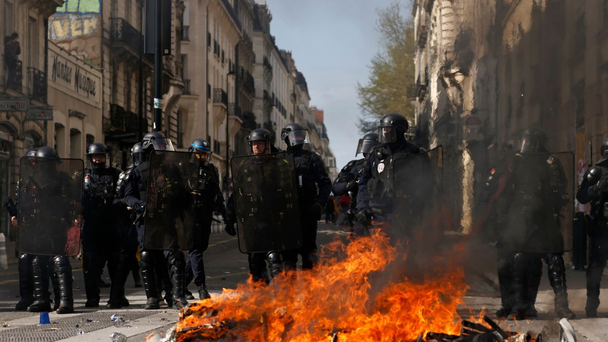 Manifestations – Grèves et manifestations à nouveau en France – Politique