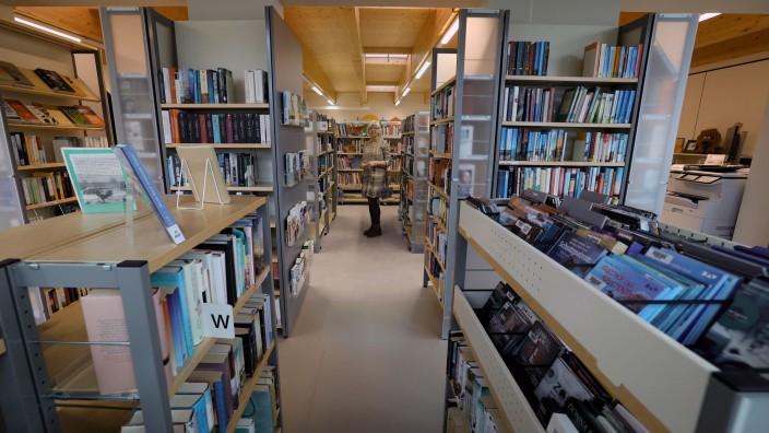 Bibliotheken - Haldensleben: Eine Bibliothek. Foto: Bernd Wüstneck/dpa/Archivbild