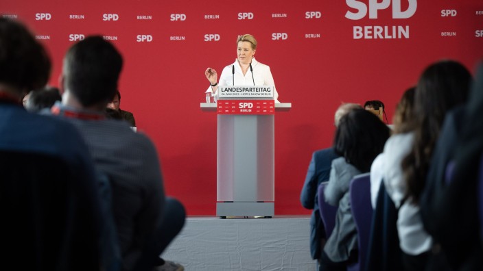 Parteien - Berlin: Franziska Giffey spricht beim Landesparteitag. Foto: Monika Skolimowska/dpa